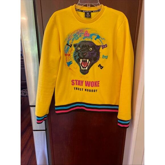 Switch Remarkable Brand (yellow patched fleece sweatshirts) Medium - Picture 4 of 6